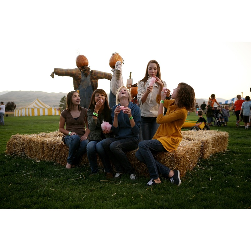 Cotton Candy_Girls_eating laughing.jpg
