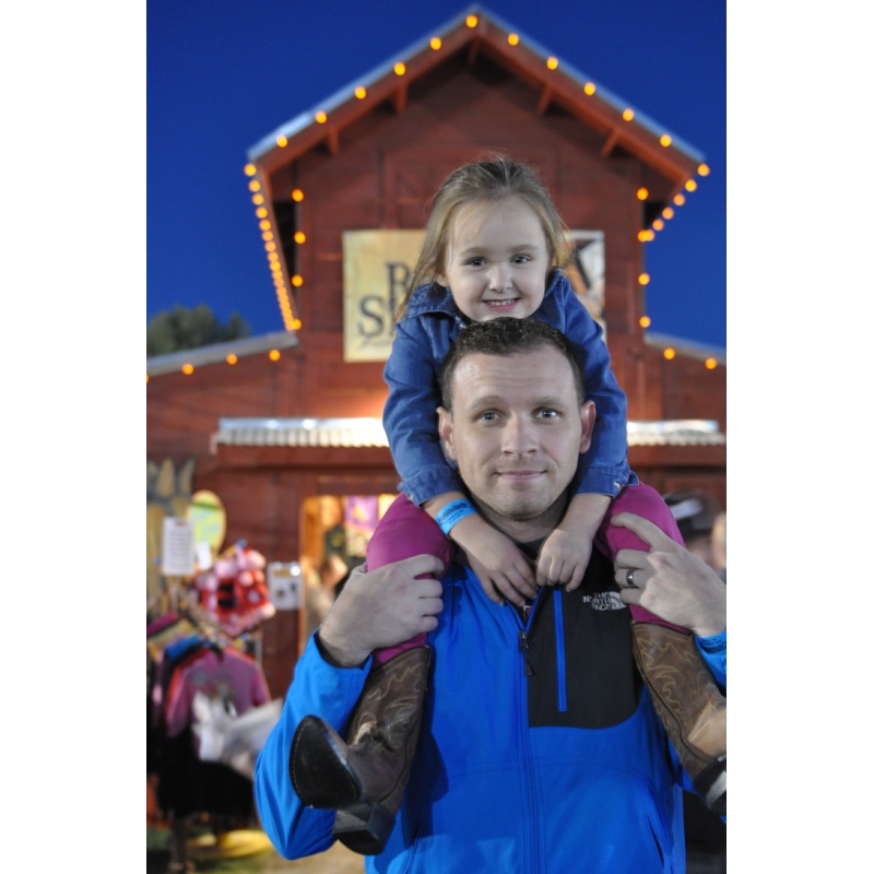 Courtyard_Dad Daughter_on Shoulders.JPG