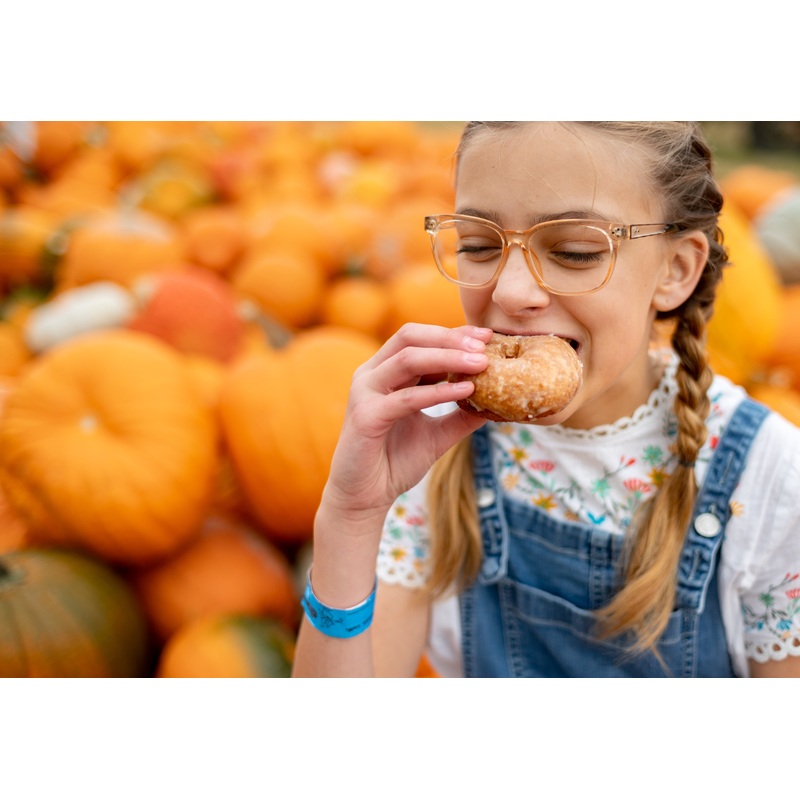 Donuts_Girl_eating 1_RJ.jpg
