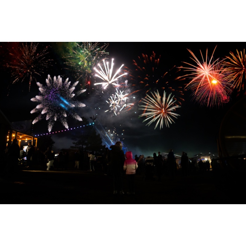 Fireworks_Kids_Watching 2_RJ.jpg