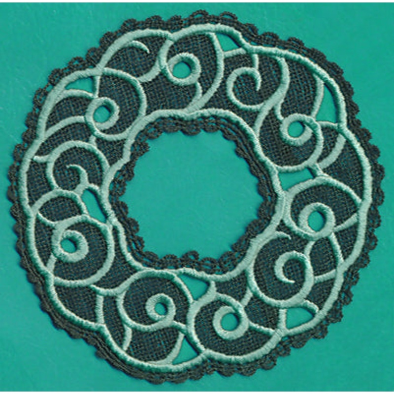 Christmas Wreath (Battenburg Lace with Rayon)