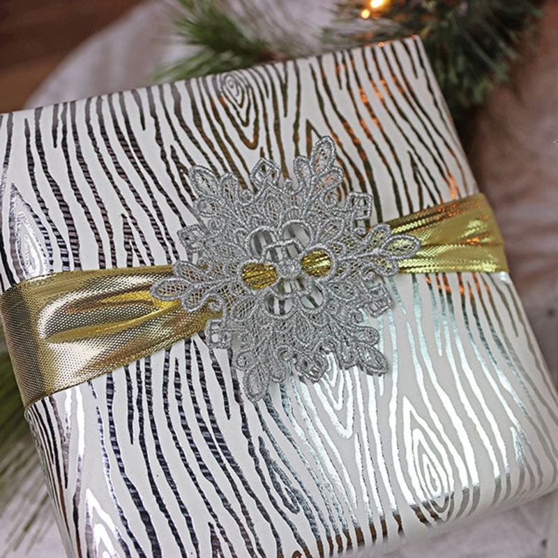 Crystal Snowflake Gift Topper (Lace)