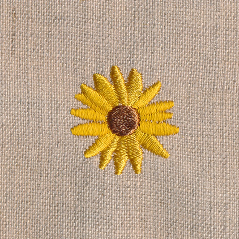 Tiny Daisy (Miniature)|0.98″ x 0.99″ / 24.88mm x 25.06mm
