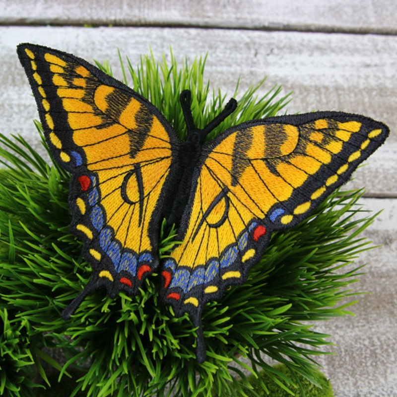 Free-Flying Eastern Tiger Swallowtail (In-the-Hoop)