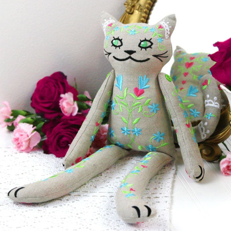 Cutie Kitty Doll (In-the-Hoop)