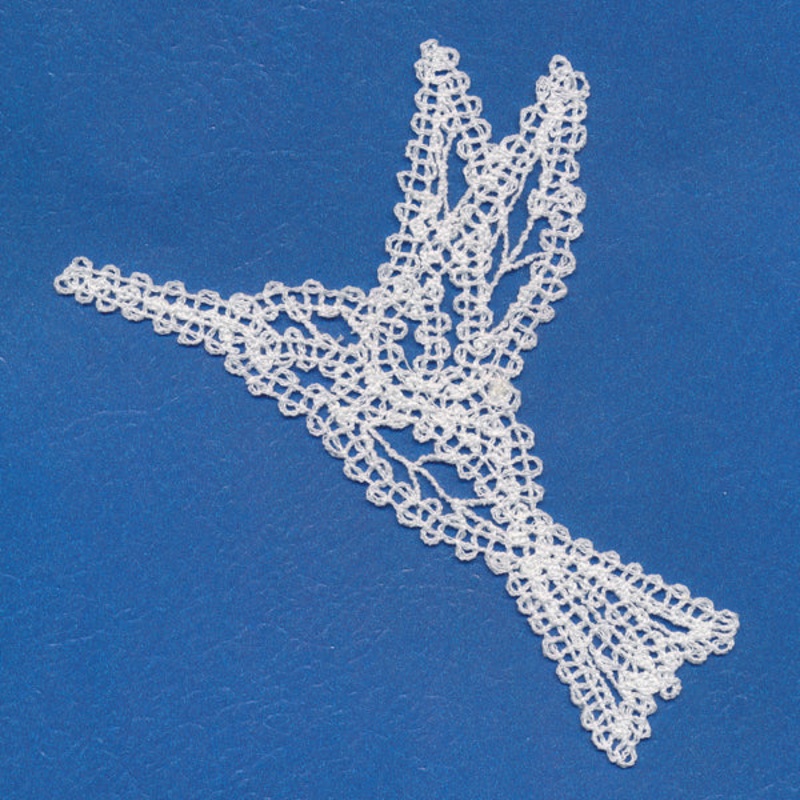 Delicate Hummingbird (Battenburg Lace)