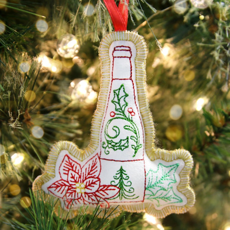 Crafty Christmas Wine Bottle (In-the-Hoop)