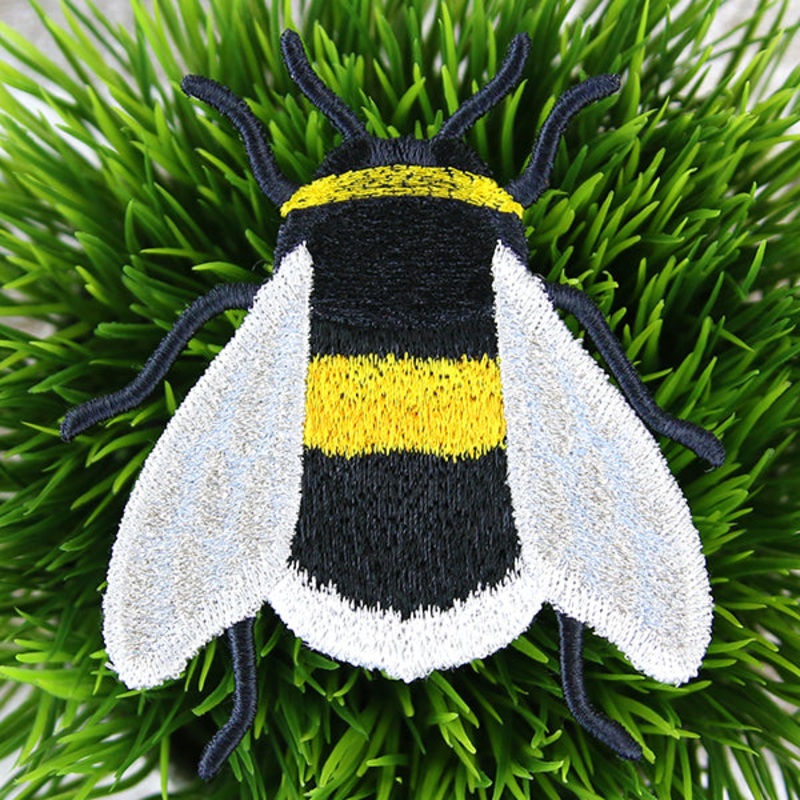 Free-Flying Bee (In-the-Hoop)|3.85″ x 3.58″ / 97.79mm x 90.93mm|3.03″ x 2.81″ / 76.96mm x 71.37mm|All Sizes