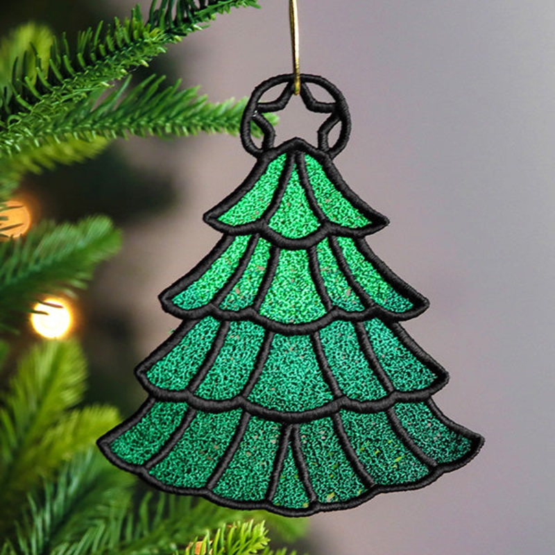Christmas Charms Ornament – Tree (Lace)