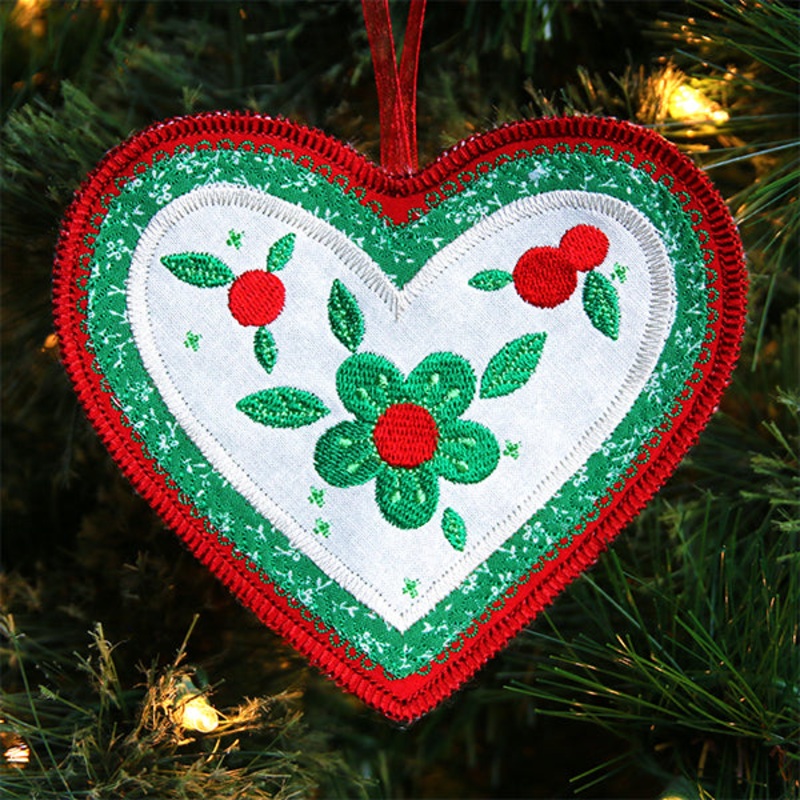 Christmas Charm Heart Ornament (In-the-Hoop)