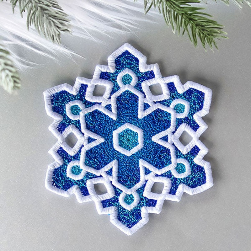 Frosted & Fancy Snowflakes – 6 (Lace)