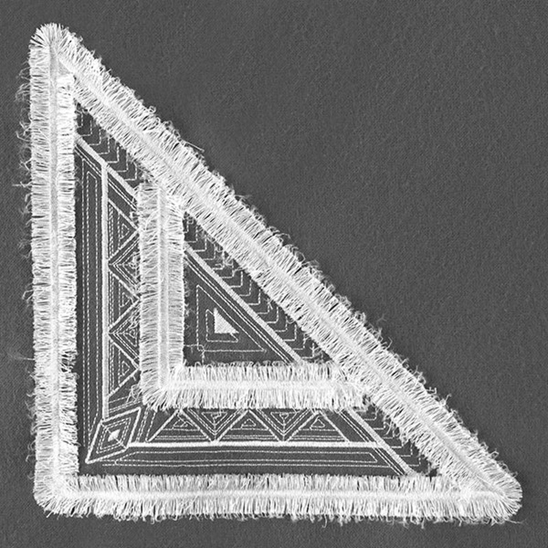 Southwest Triangle (Fringe)|7.73″ x 7.73″ / 196.34mm x 196.34mm|6.77″ x 6.76″ / 171.96mm x 171.7mm|5.88″ x 5.88″ / 149.35mm x 149.35mm|4.88″ x 4.87″ / 123.95mm x 123.7mm|All Sizes