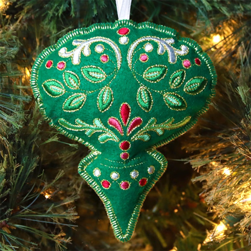 Festive Filigree Christmas Ornament – Bauble (In-the-Hoop)