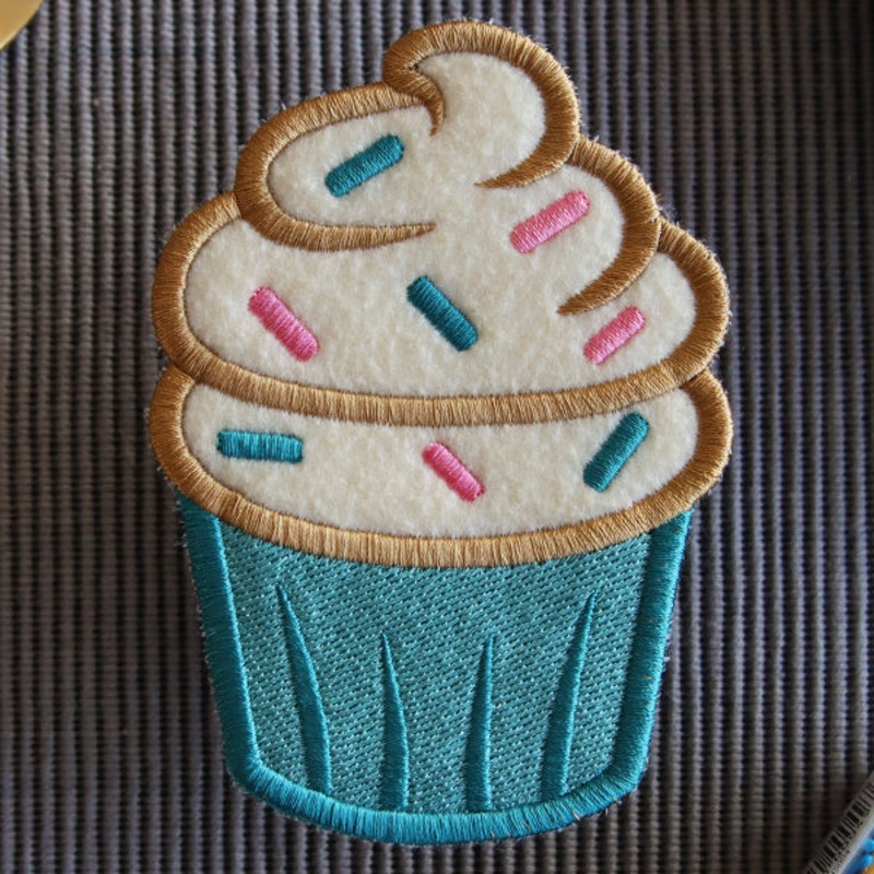 Sweets from the Kitchen – Cupcake (In-the-Hoop)