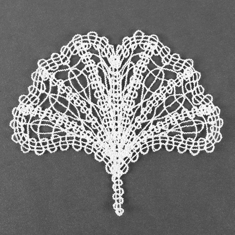 Falling Ginkgo Leaf (Battenburg Lace)