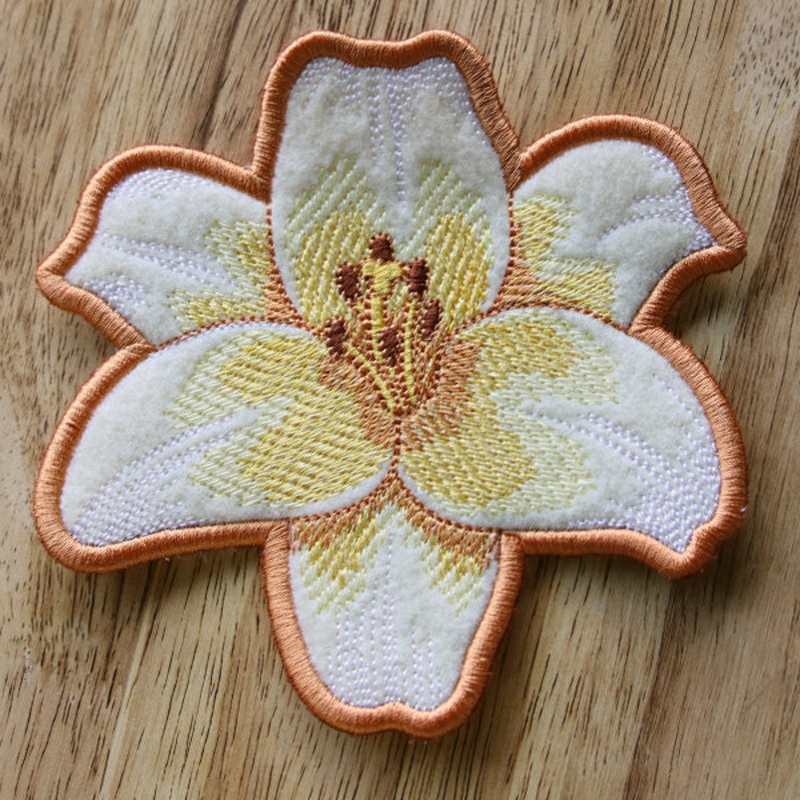 Bloom Coaster – Lily (In-the-Hoop)