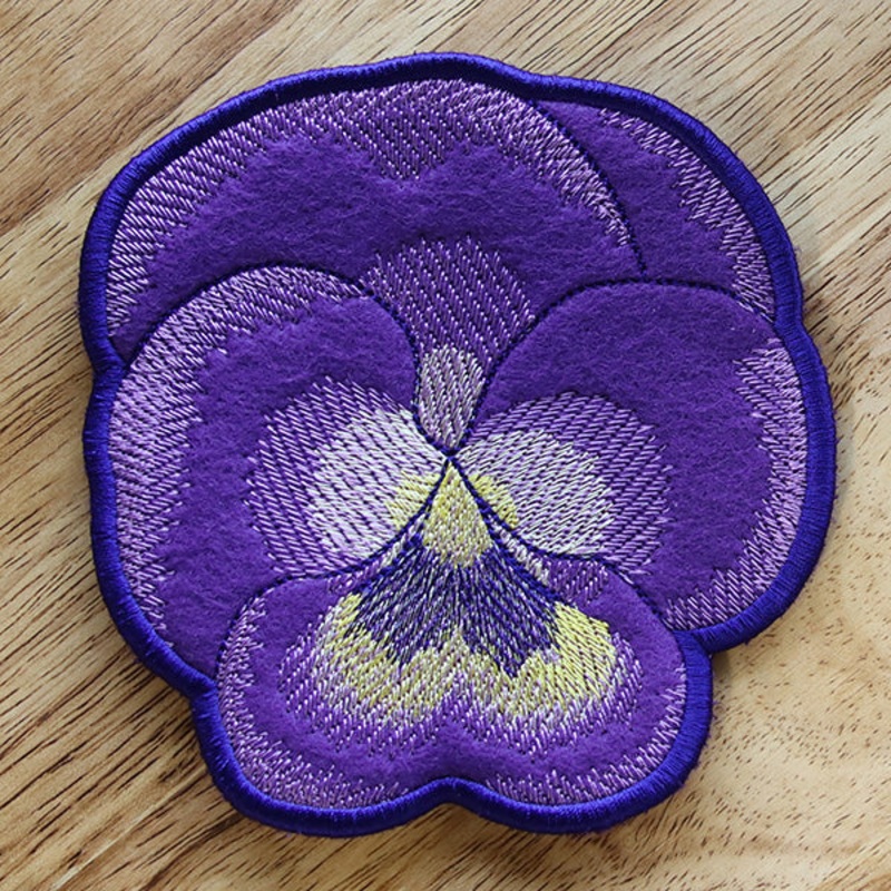 Bloom Coaster – Pansy (In-the-Hoop)