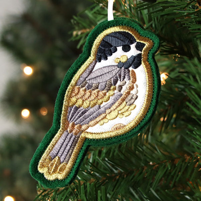 Festive Woodland Ornaments – Chickadee