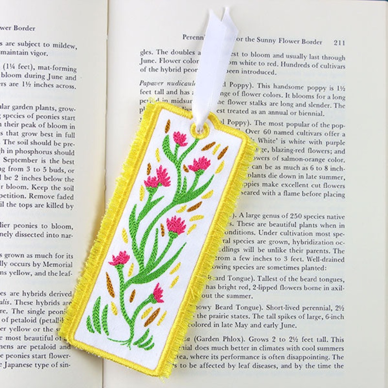 Flowers and Fringe Bookmark (In-the-Hoop)