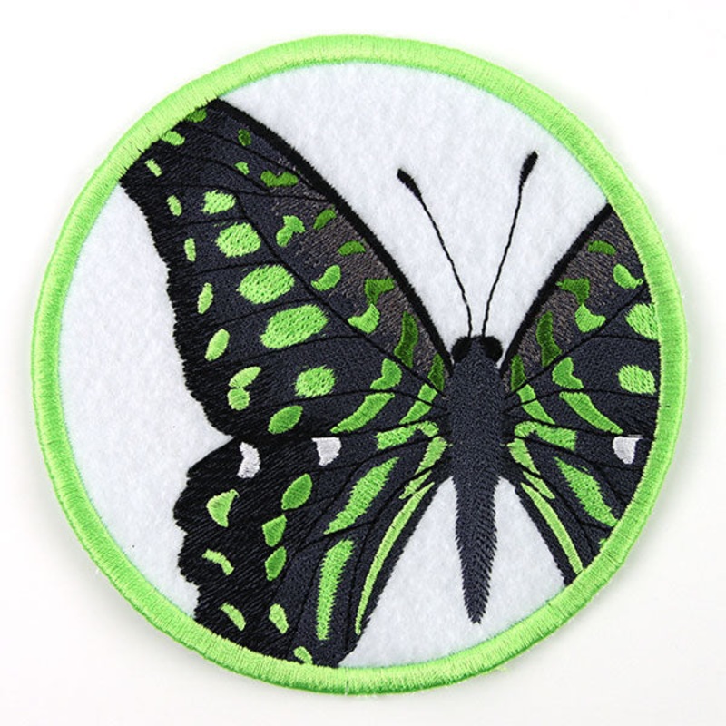 True Beauty Butterfly Coaster – Green Spotted Triangle (In-the-Hoop)