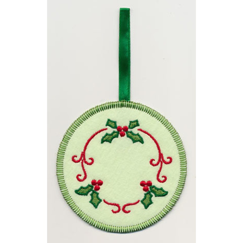 Christmas Holly Circle Ornament (In-the-Hoop)