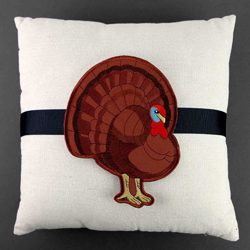 Up and Autumn Pillow Wrap – Turkey (In-the-Hoop)