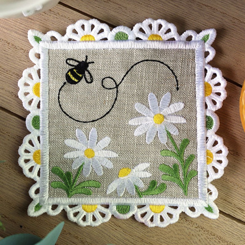 Bees & Daisies Scalloped Edge Coaster (In-the-Hoop)