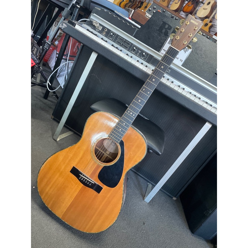 YAMAHA – FG-403