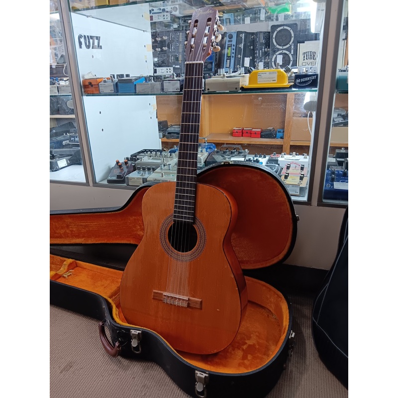 Fender – F1040