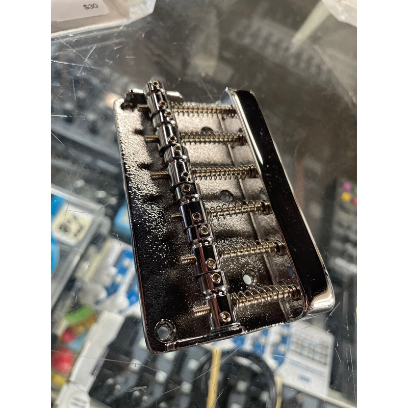 Unbranded – Bass bridge