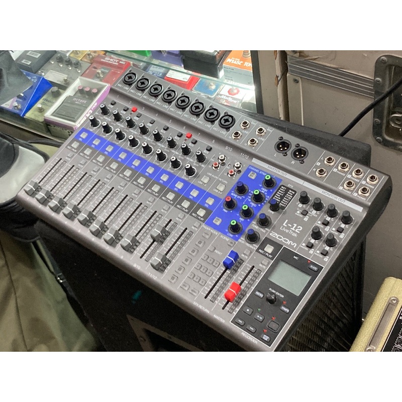 ZOOM – L-12