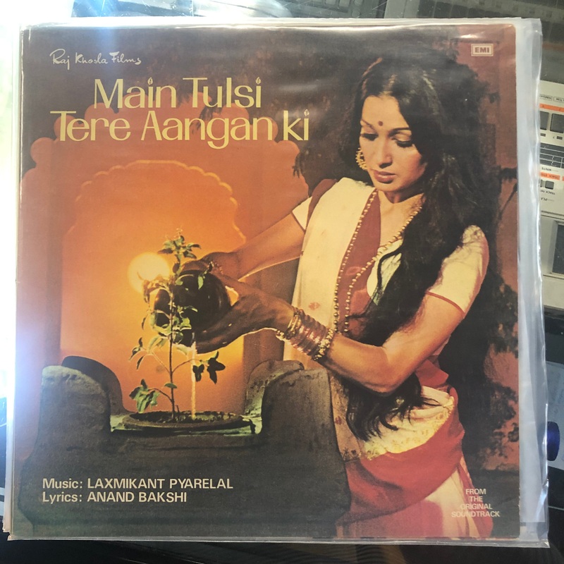Laxmikant Pyarelal, Anand Bakshi – Main Tulsi Tere Aangan Ki