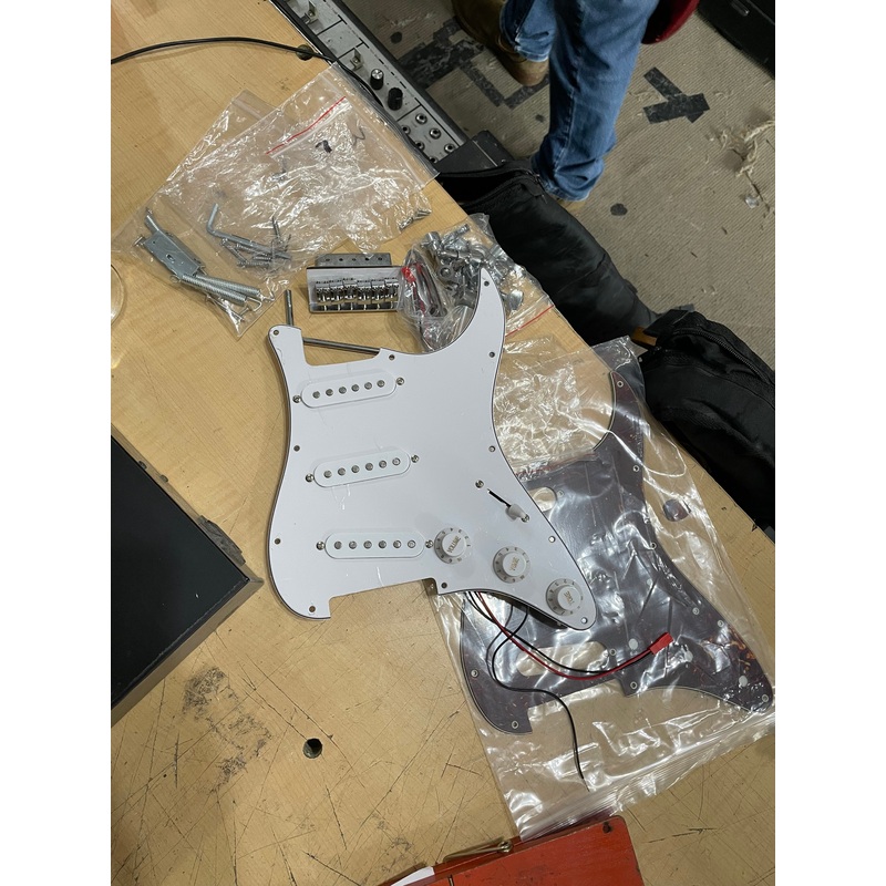 Unbranded – Strat Hardware