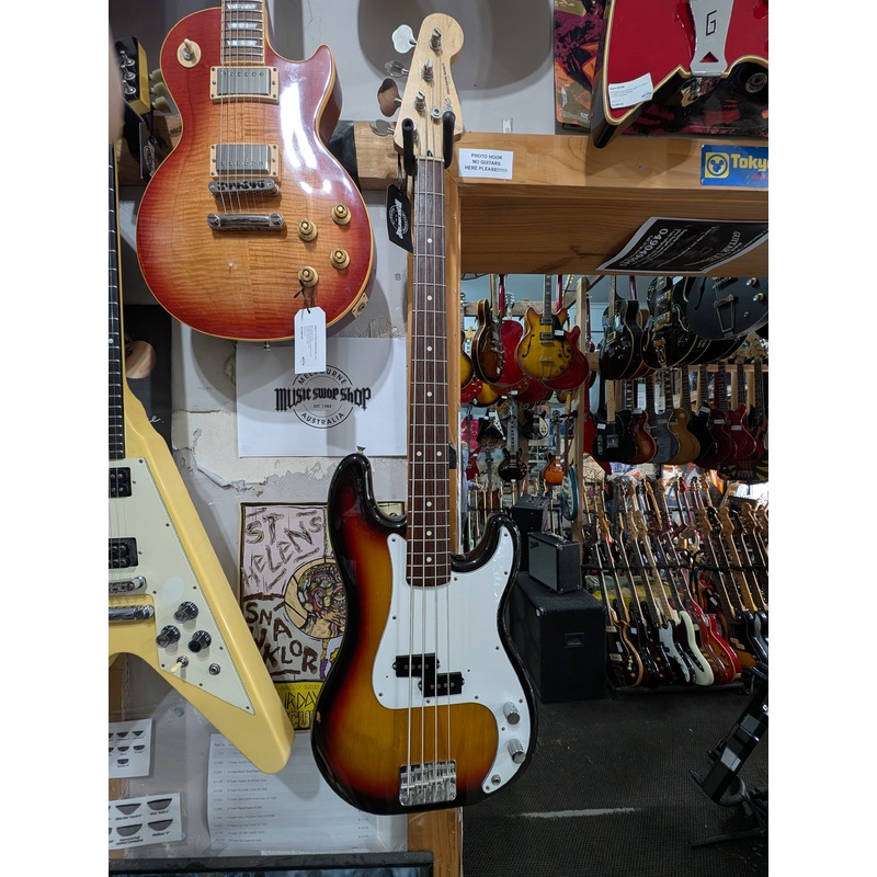 Fender – PB-STD