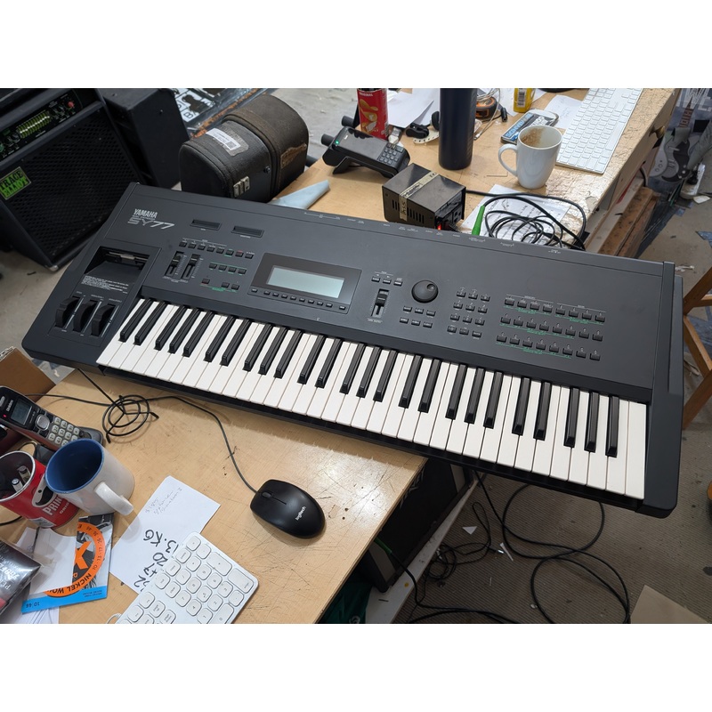 YAMAHA – SY-77