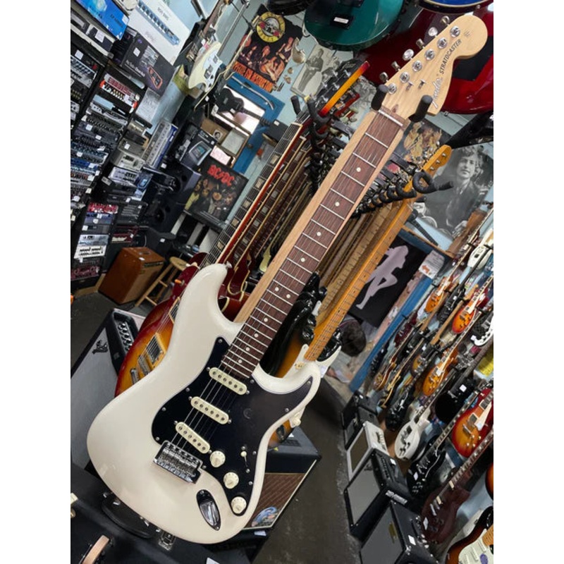 Fender – Stratocaster – Performer