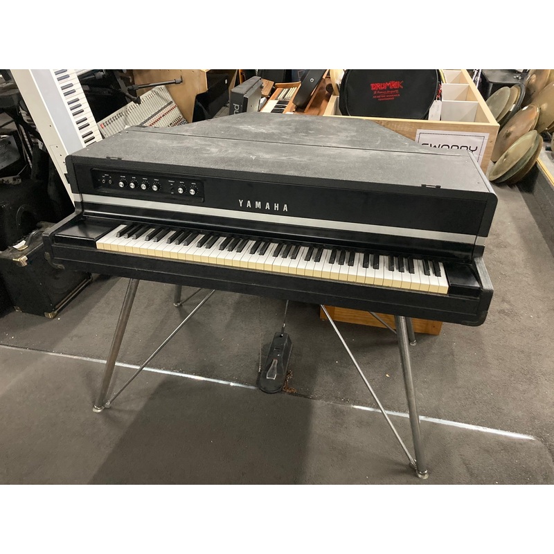 YAMAHA – CP-70B