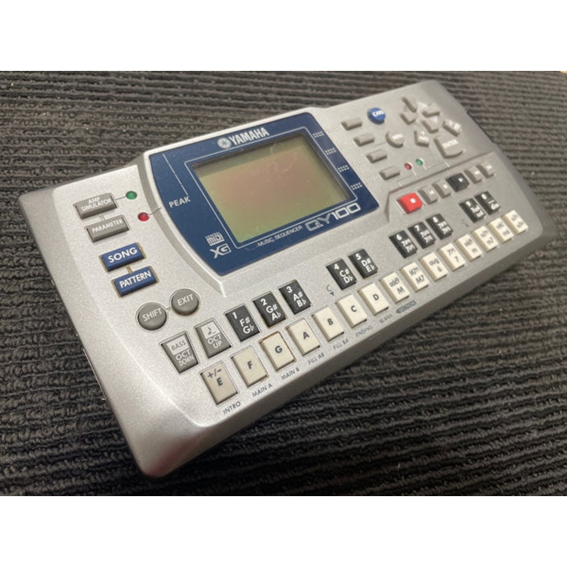 YAMAHA – QY100