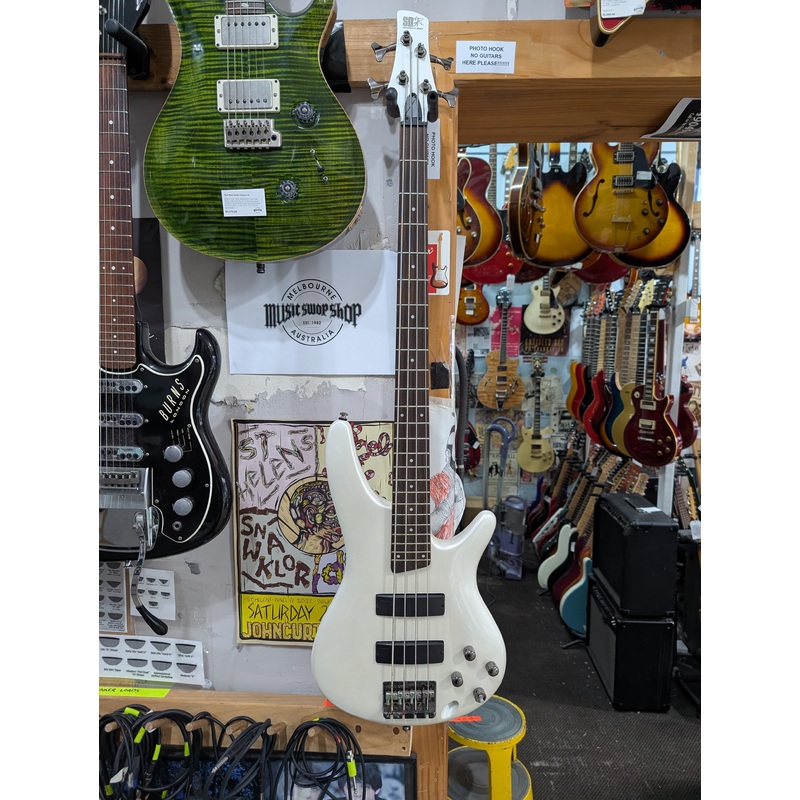 Ibanez – SR 300