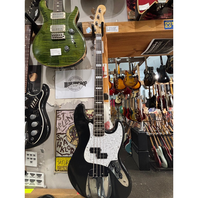 Unbranded – Jazz Bass copy