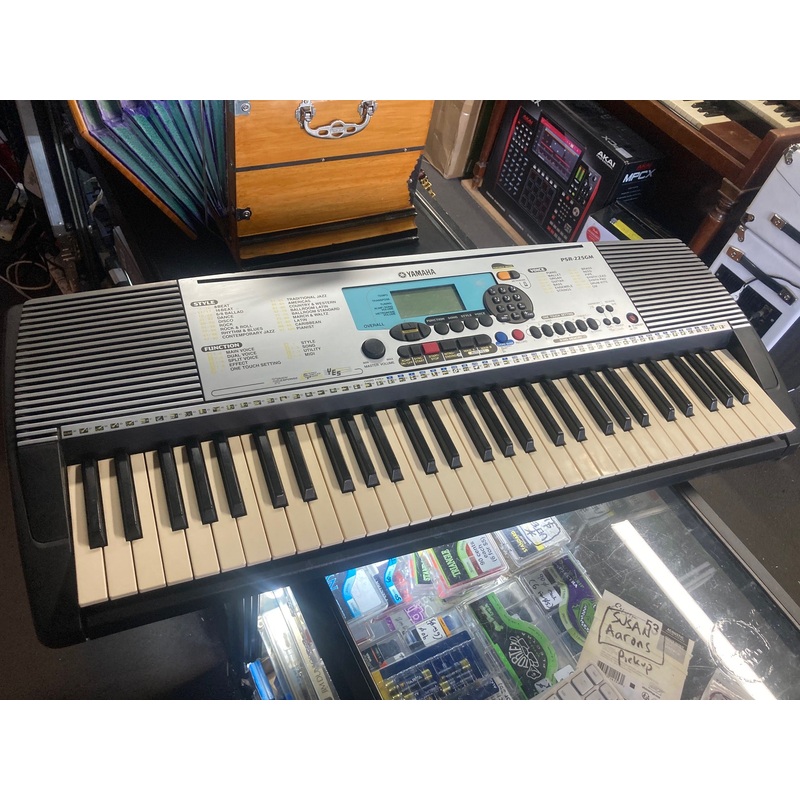 Yamaha  – PSR-225gm