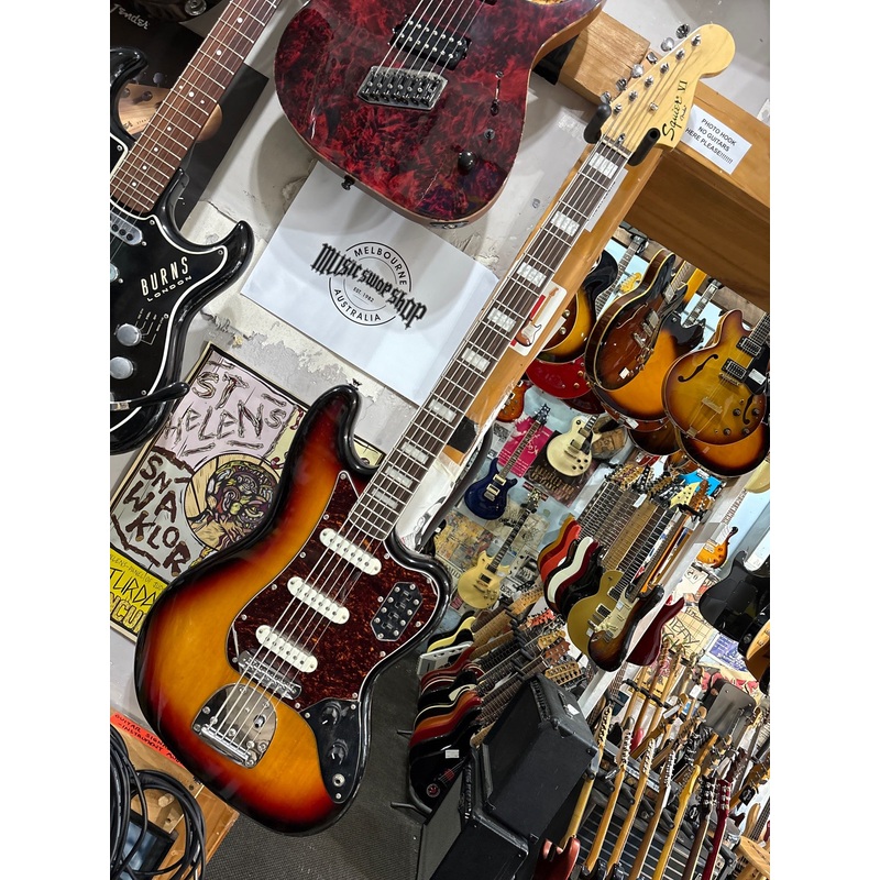 Squier – Bass VI