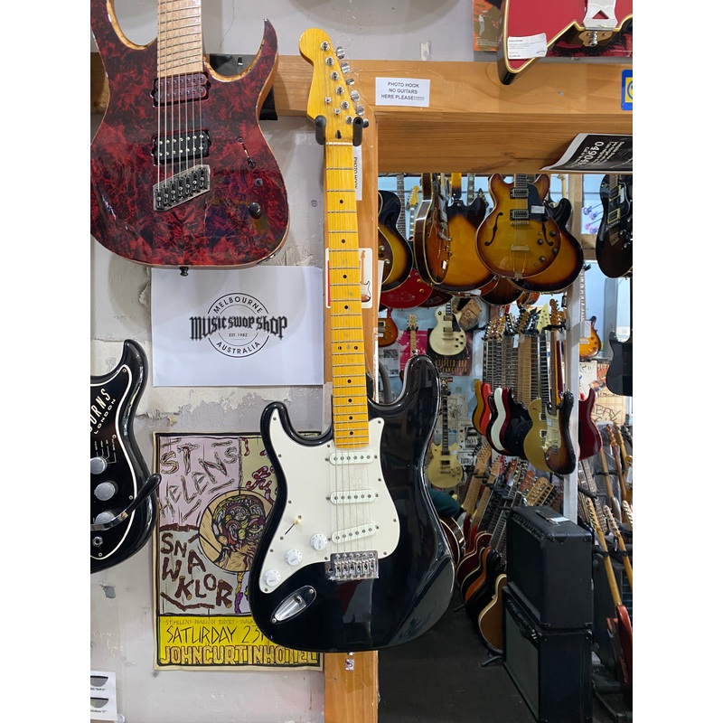 Unbranded – Strat Copy