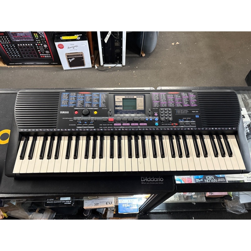 YAMAHA – PSR-220