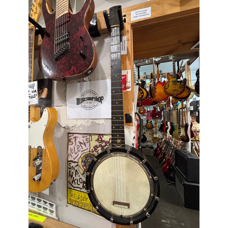 Unbranded – Banjo