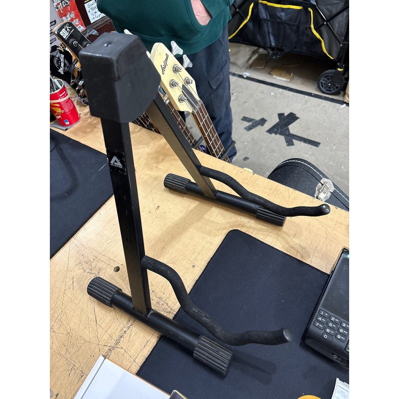 Xtreme – A Frame Guitar Stand
