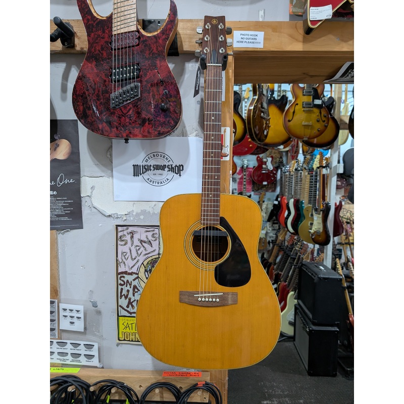 YAMAHA – FG-200J