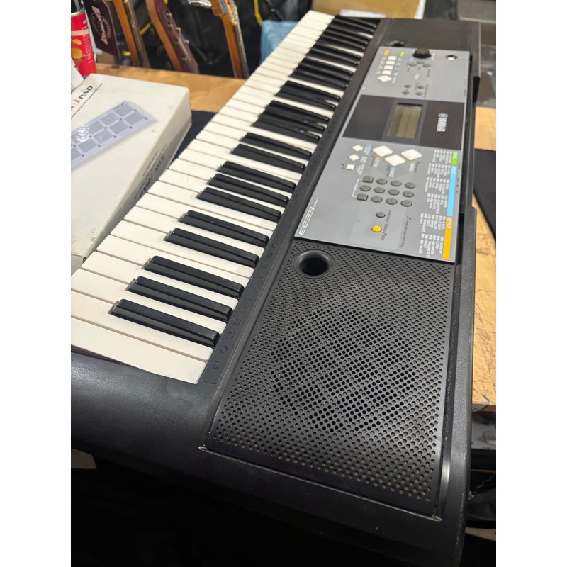 YAMAHA – PSR-E233 Keyboard