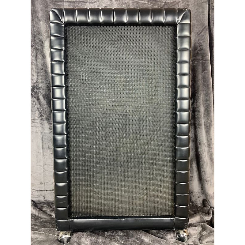 Kustom 2×15 Bass Cab in Black