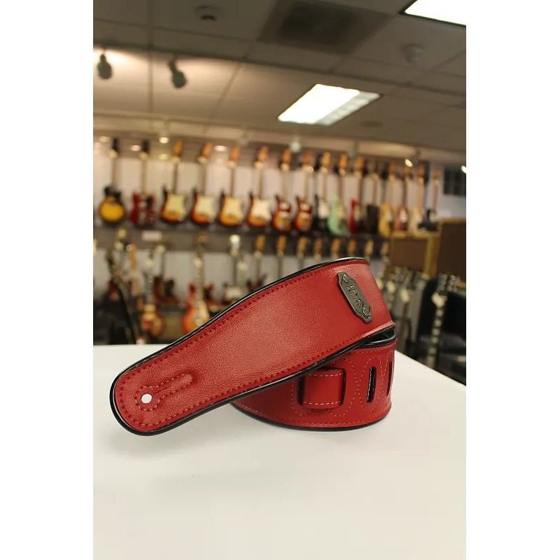 Levy’s M26VP-Red-Black Reversible Red/Black Vinyl Guitar Strap *Free Shipping in the USA*